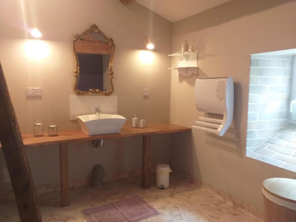 Logis De Bois Roche *